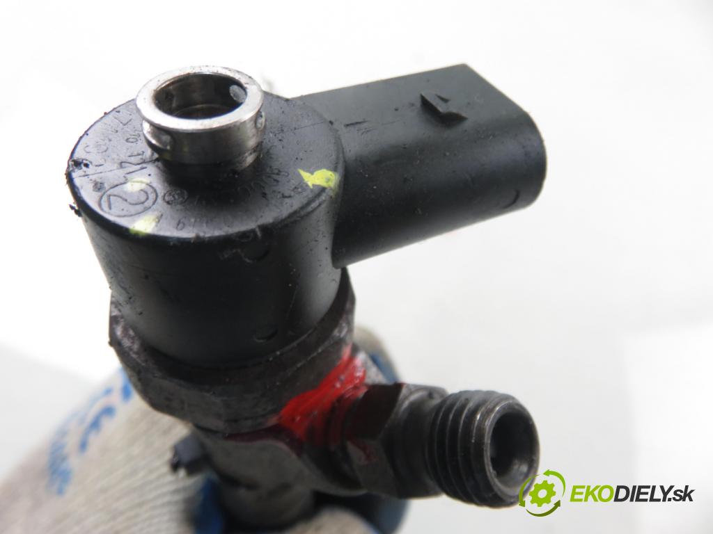 MERCEDES-BENZ KLASA S (W220) SEDAN 2001 145,00 S 320 CDI 197 - OM 613.960 3222,00 vstrekovač 0445110121 ; 6130700687 (Vstrekovač paliva)