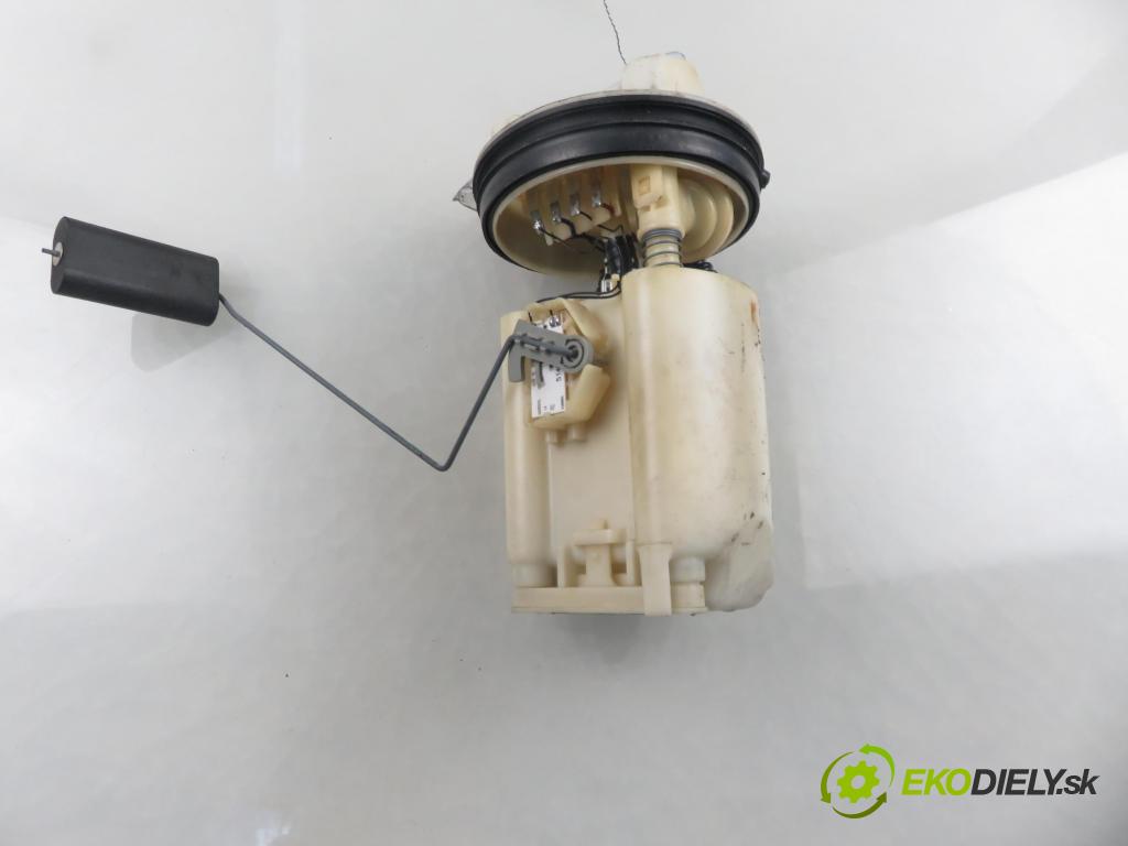 VOLVO V40 Kombi (645) KOMBI 2001 90,00 1.8 122 - B 4184 S2 1783,00 pumpa paliva 30858563