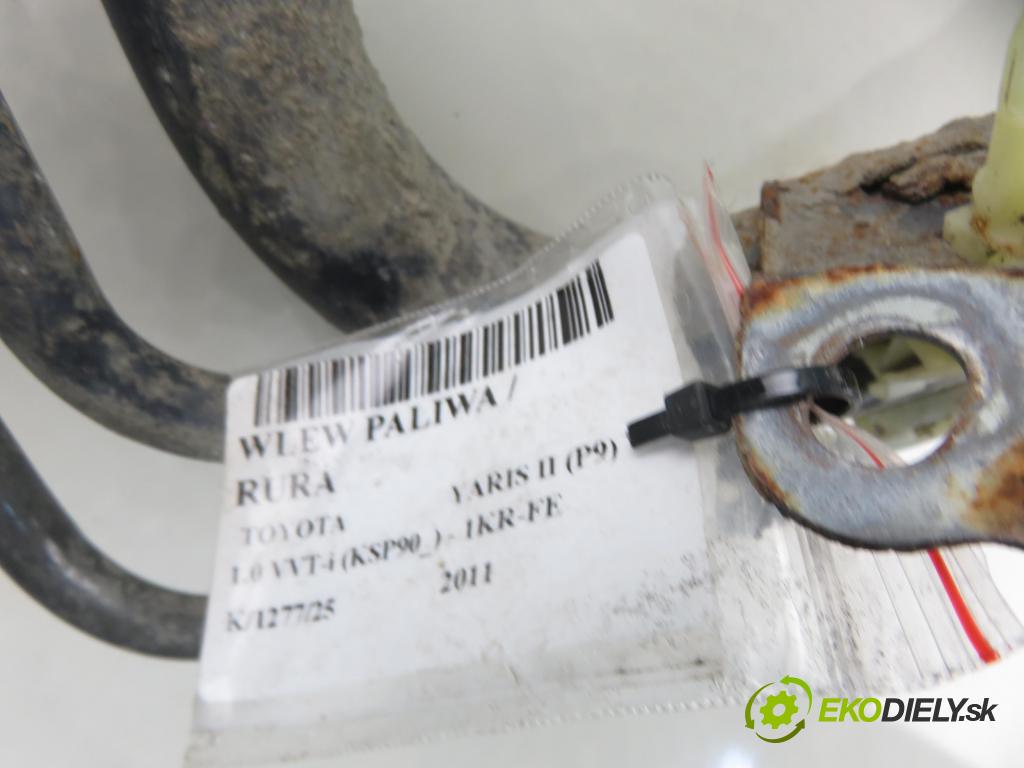 TOYOTA YARIS (_P9_) HB 2011 51,00 1.0 VVT-i (KSP90_) - 1KR-FE 998,00 hrdlo nádrže paliva / Rúra
