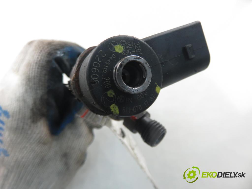 MERCEDES-BENZ KLASA S (W220) SEDAN 2001 145,00 S 320 CDI 197 - OM 613.960 3222,00 vstrekovač 0445110200 ; 6110701787 (Vstrekovač paliva)