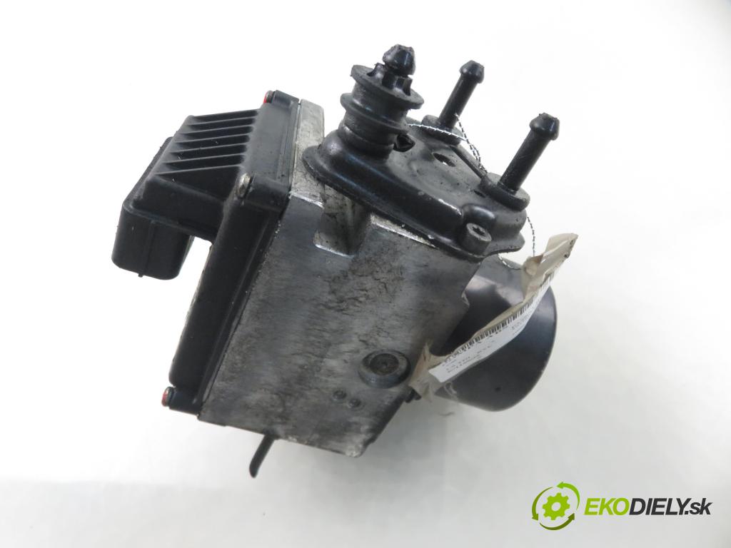 VW PASSAT B6 Variant (3C5) KOMBI 2006 77,00 1.9 TDI - BXE 1896,00 Pumpa ABS 3C0614095P ; 16027001A (Pumpa ABS)