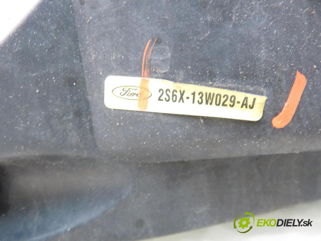 FORD FIESTA V (JH_, JD_) HB 2005 59,00 1.4 16V - FXJA 1388,00 světlo PP 2S6X13W029AJ