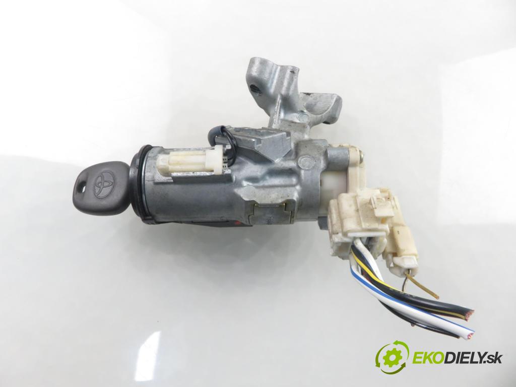 TOYOTA YARIS (_P1_) HB 2005 55,00 1.4 D-4D (NLP10_) - 1ND-TV 1364,00 spinačka 8978352010 (Spínacia skrinka)