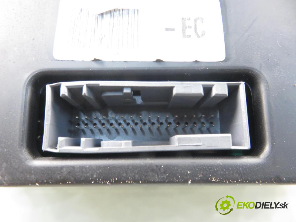 FORD FIESTA V (JH_, JD_) HB 2005 59,00 1.4 16V - FXJA 1388,00 prístrojovka elektrický 4S6F10849EC