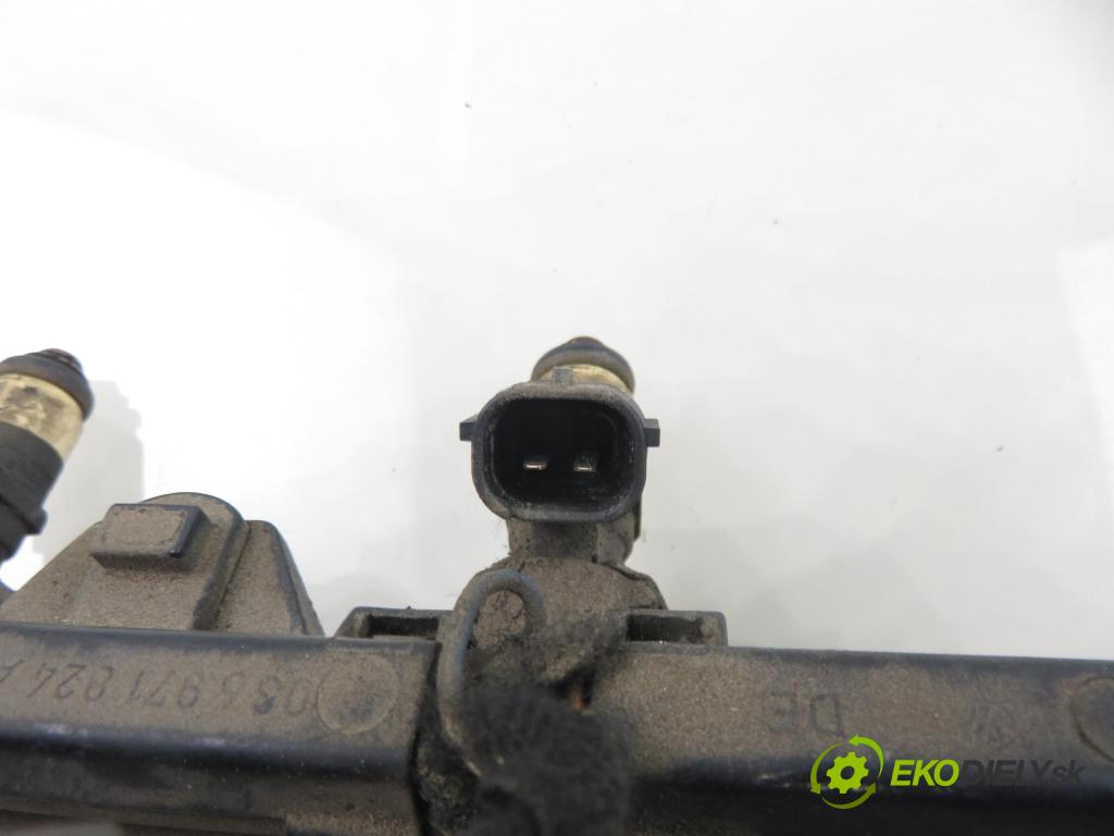 SEAT CORDOBA (6L2) SEDAN 2003 55,00 1.4 16V - BBY 1390,00 Lišta vstrekovacia 036906031M ; 036133319AE (Vstrekovacia lišta)