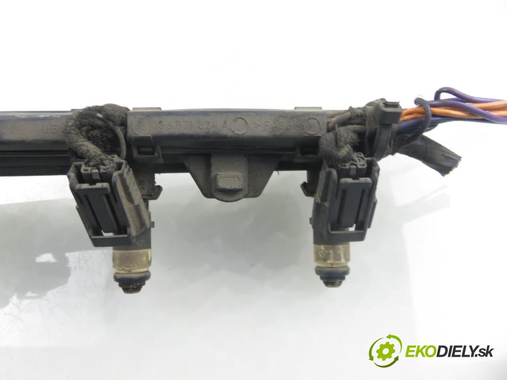 SEAT CORDOBA (6L2) SEDAN 2003 55,00 1.4 16V - BBY 1390,00 Lišta vstrekovacia 036906031M ; 036133319AE (Vstrekovacia lišta)