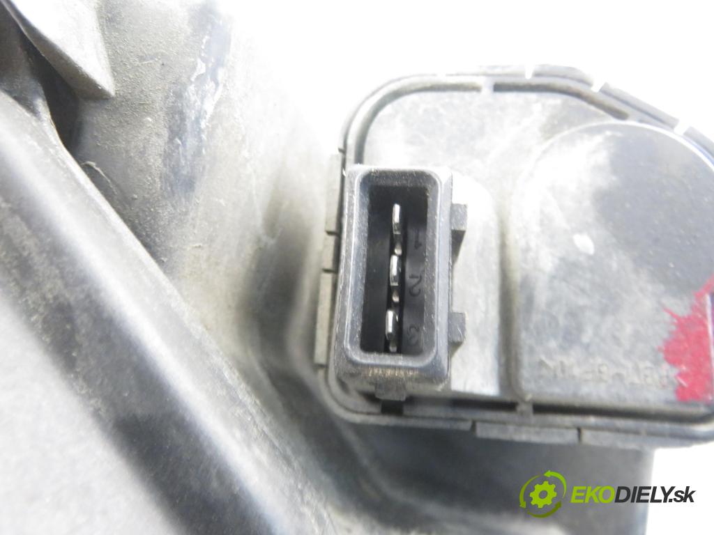 AUDI A4 (8D2, B5) SEDAN 1997 74,00 1.6 8V 100 - ADP 1595,00 světlo PP 0301094202