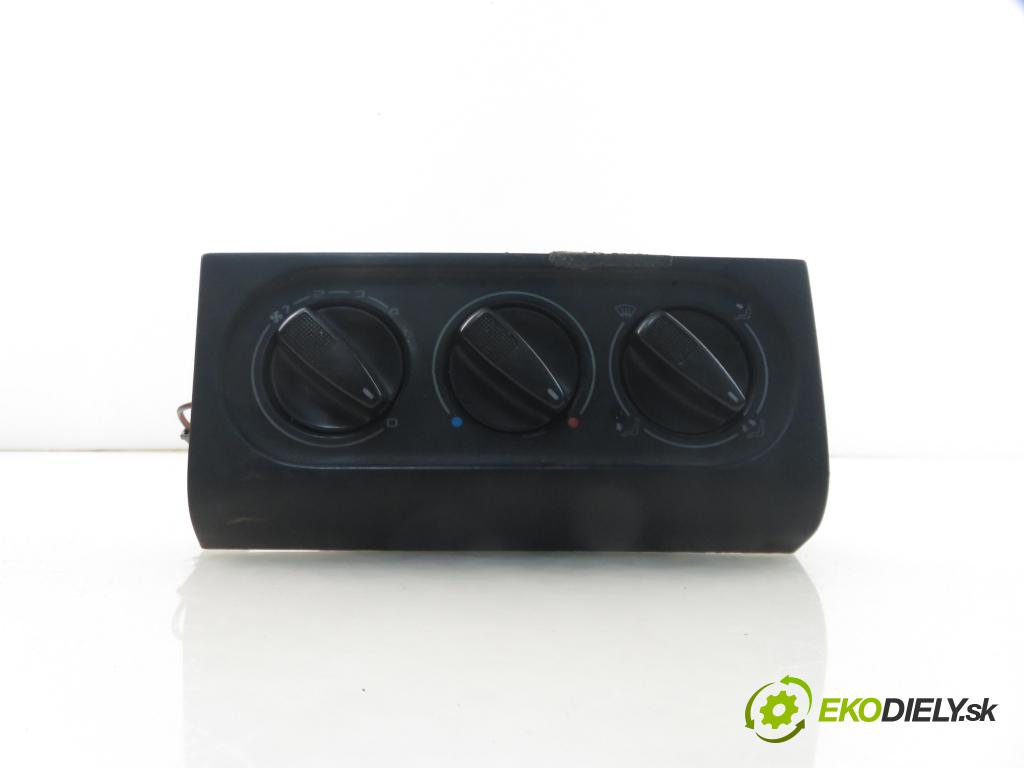 VW PASSAT B3/B4 (3A2, 35I) KOMBI 1994 66,00 1.9 TDI - 1Z 1896,00 Panel topení 1H0819045C ; 1H0820045C