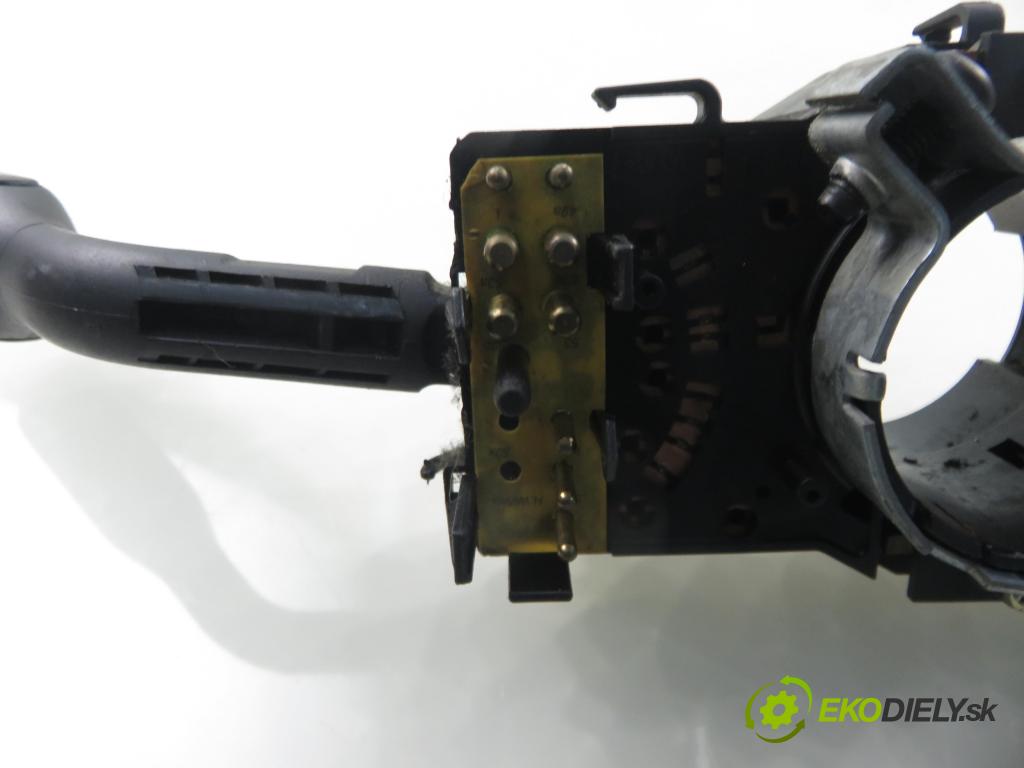 AUDI A4 (8D2, B5) SEDAN 1997 74,00 1.6 8V 100 - ADP 1595,00 PAKA/ŘAZENÍ/SADA: 4D0953513
