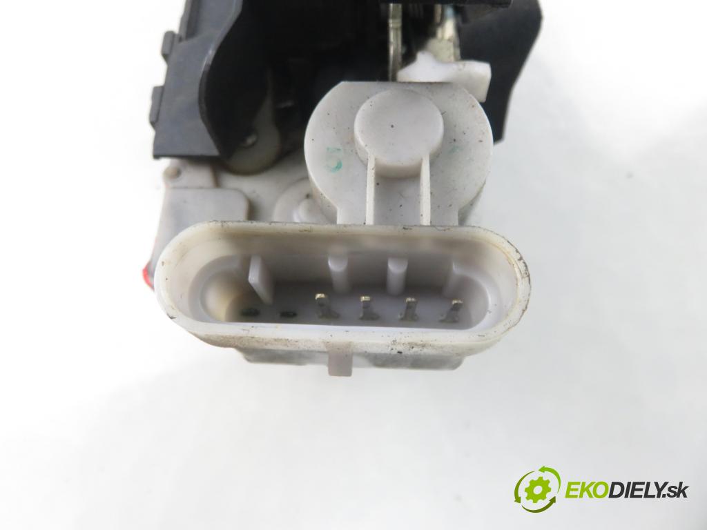 FIAT DOBLO nadwozie wielkoprzestrzenne (MPV) (119_, 223_) KOMBIVAN 2002 74,00 1.9 JTD 100 - 182 B9.000 1910,00 zámok dveře posúvne