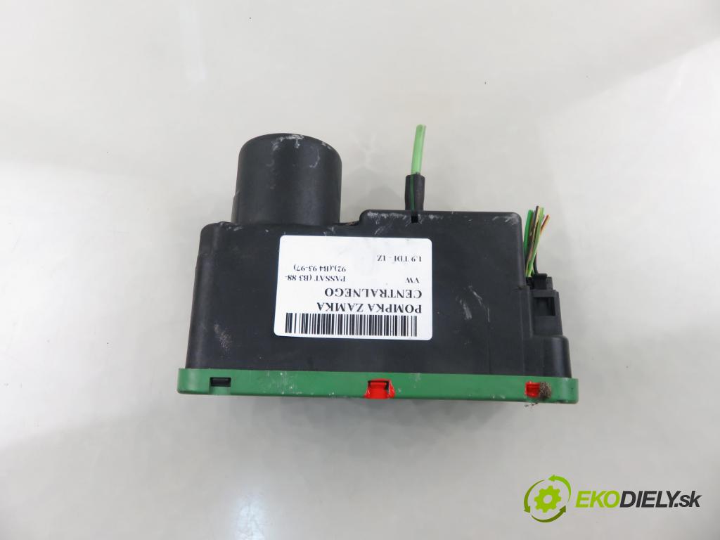 VW PASSAT B3/B4 (3A2, 35I) KOMBI 1994 66,00 1.9 TDI - 1Z 1896,00 motorek zámku centrálního 3A0962257