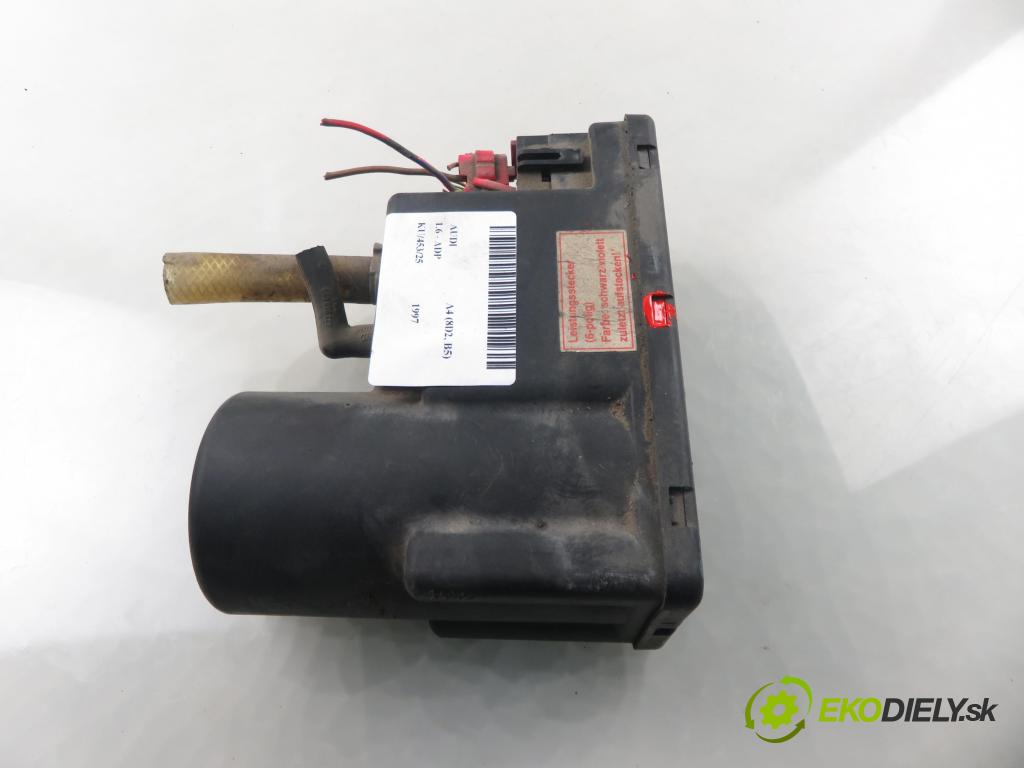 AUDI A4 (8D2, B5) SEDAN 1997 74,00 1.6 8V 100 - ADP 1595,00 motorek zámku centrálního 4A0862257A