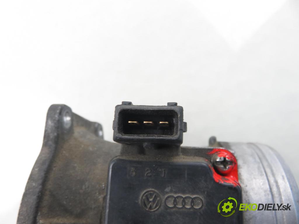 AUDI A4 (8D2, B5) SEDAN 1997 74,00 1.6 8V 100 - ADP 1595,00 váha vzduchu vzduchu 037906461B ; AFH6010A