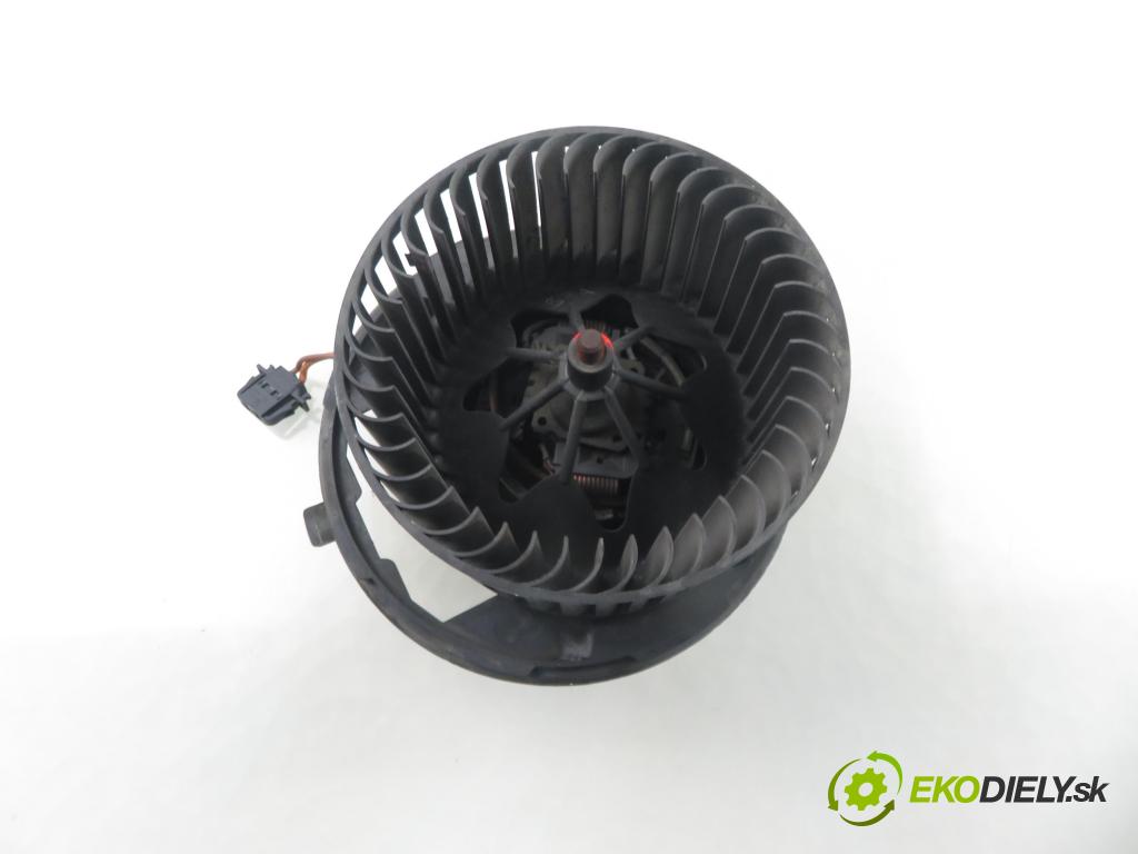 VW GOLF VI Variant (AJ5) KOMBI 2010 77,00 1.6 TDI - CAYC 1598,00 ventilátor větráku 35987694C