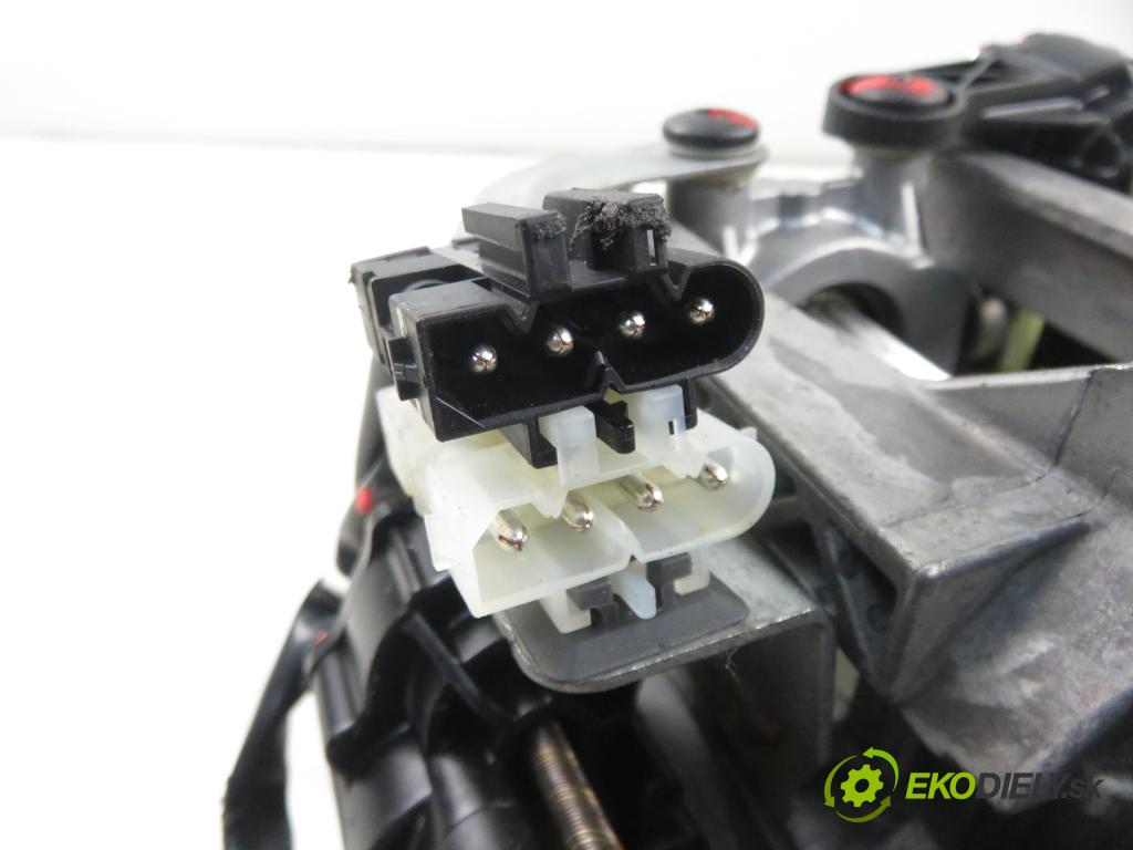 BMW 5 Touring (F11) KOMBI 2015 140,00 520 d xDrive - B47 D20 A 1995,00 hřídel tyč volantu 1056033 ; 1056004 ; 6788155 (Tyč řízení (volantu))