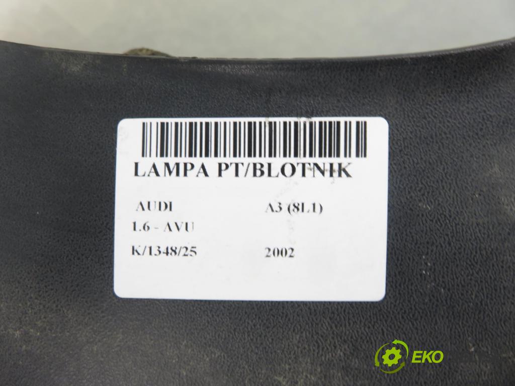 AUDI A3 (8L1) HB 2002 75,00 1.6 - AVU 1595,00 Svetlo pravé zadné 8L0945096B