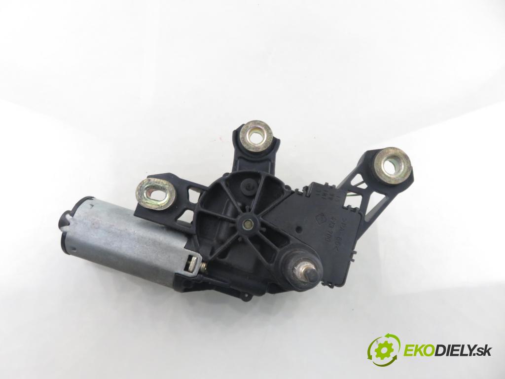 AUDI A3 (8L1) HB 2002 75,00 1.6 - AVU 1595,00 motorek stěrače ZADNÍ: 8L0955711B