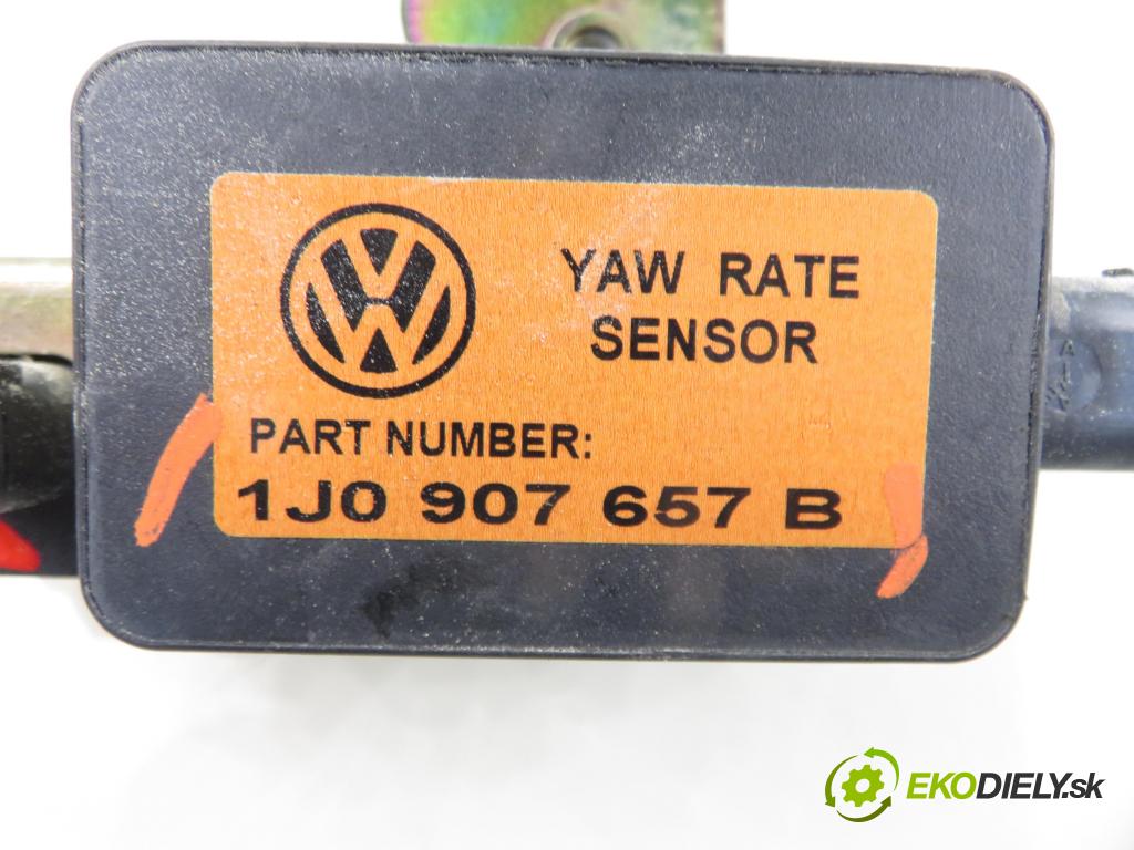 AUDI A3 (8L1) HB 2002 75,00 1.6 - AVU 1595,00 snímač ESP 1J0907657B ; 1J0907651A