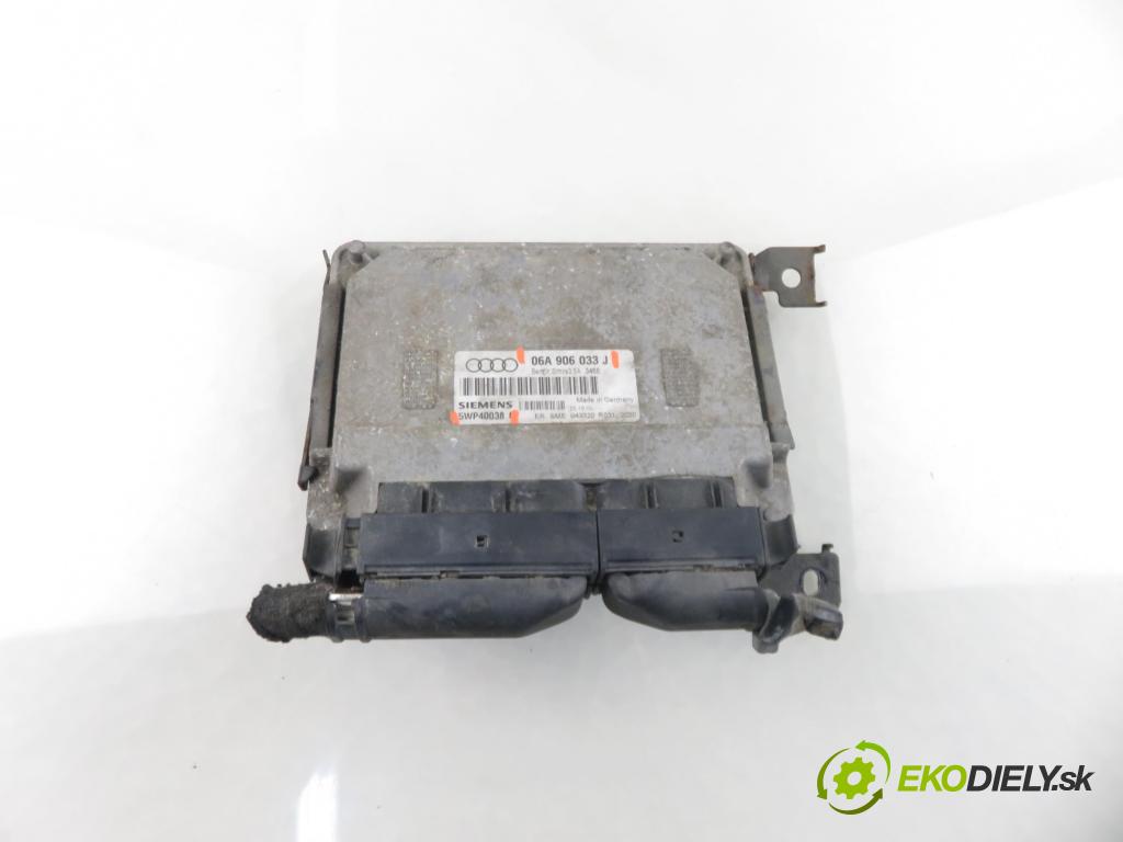 AUDI A3 (8L1) HB 2002 75,00 1.6 - AVU 1595,00 řídící jednotka motora 06A906033J ; 5WP40038