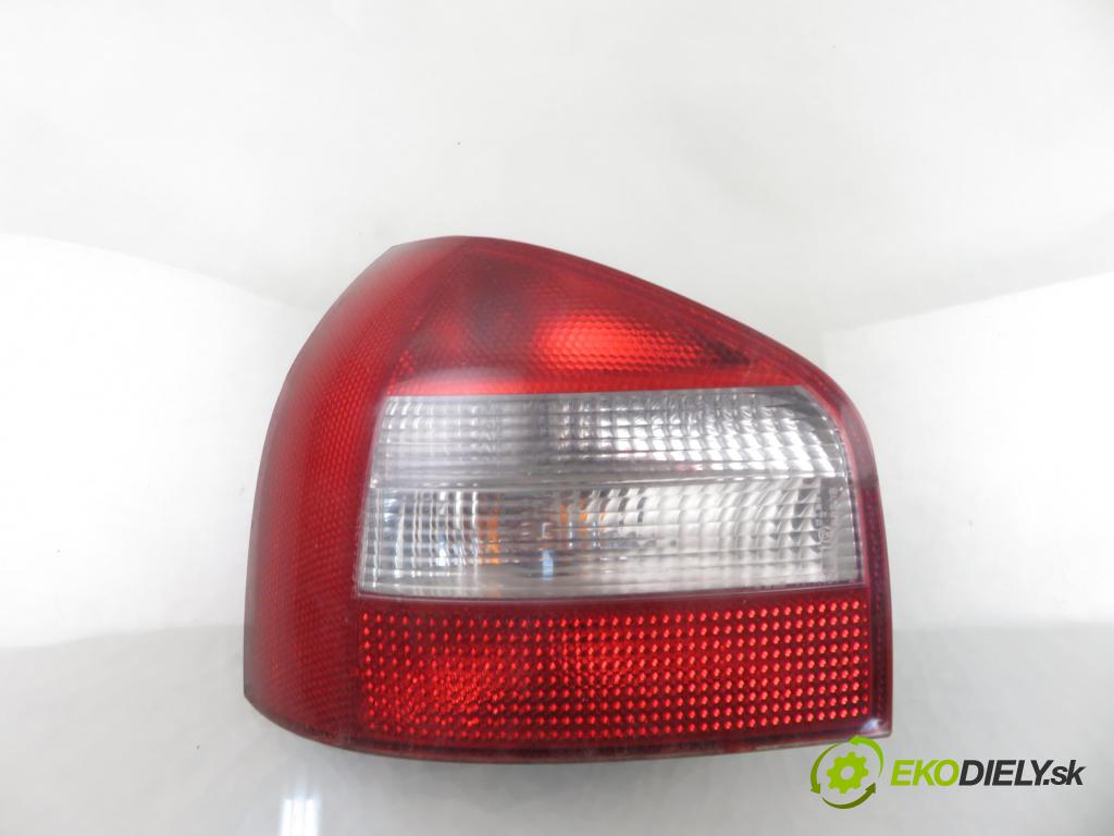 AUDI A3 (8L1) HB 2002 75,00 1.6 - AVU 1595,00 světlo levé zadní 
