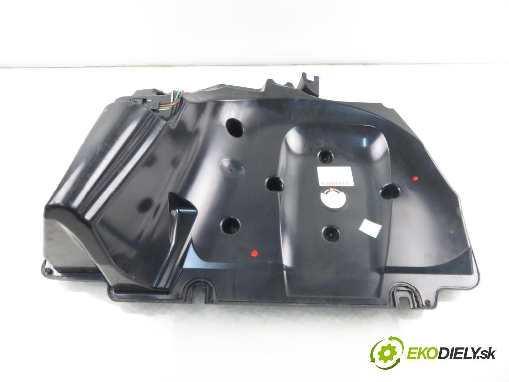 CITROEN C4 I (LC_) HB 2005 80,00 1.6 HDi 109 - 9HZ (DV6TED4) 1560,00 subwoofer 96507975XT (Audio zariadenie)