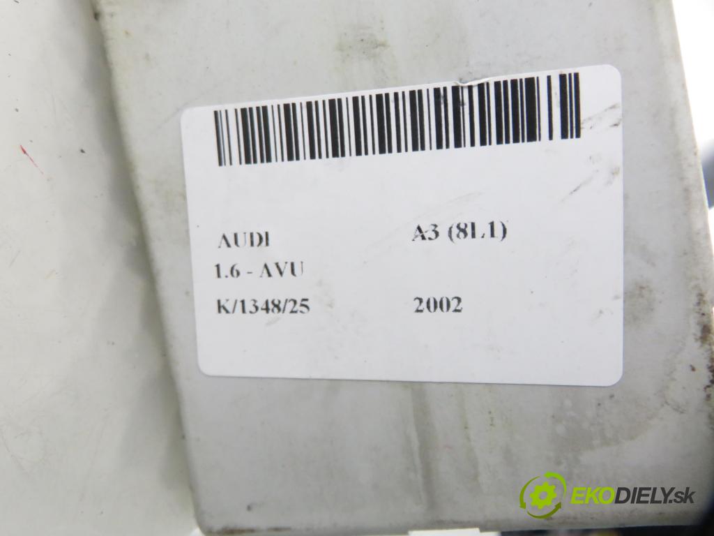 AUDI A3 (8L1) HB 2002 75,00 1.6 - AVU 1595,00 motorek zámku centrálního 8D0962257C