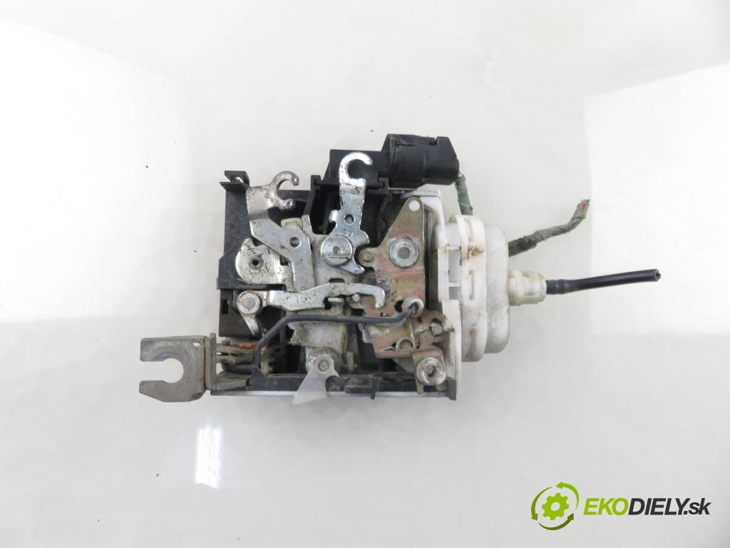 AUDI A3 (8L1) HB 2002 75,00 1.6 - AVU 1595,00 zámok PPM 