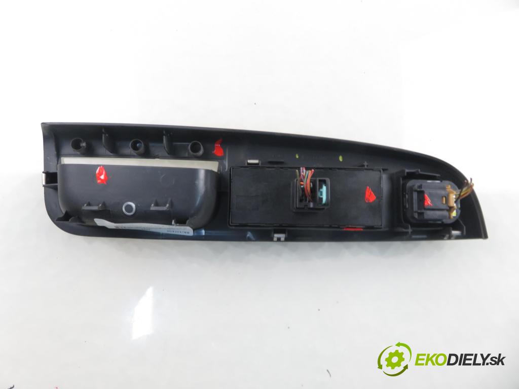 VW GOLF VI Variant (AJ5) KOMBI 2010 77,00 1.6 TDI - CAYC 1598,00 Panel ovládaní oken 5K4959857 ; 5K1959565 ; 1K4868049C