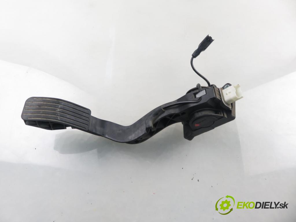 CITROEN C4 I (LC_) HB 2005 80,00 1.6 HDi 109 - 9HZ (DV6TED4) 1560,00 Potenciometer plynu 0280755001 ; 9650889180 ; F00C3E2429 (Potenciometer plynového pedálu)