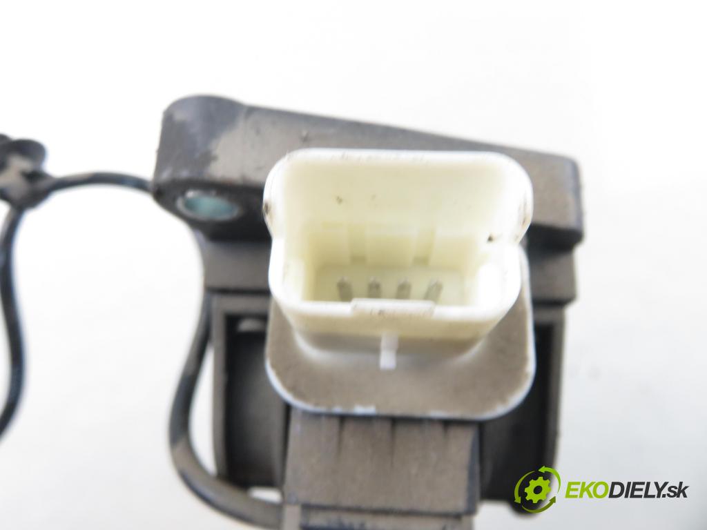 CITROEN C4 I (LC_) HB 2005 80,00 1.6 HDi 109 - 9HZ (DV6TED4) 1560,00 Potenciometer plynu 0280755001 ; 9650889180 ; F00C3E2429 (Potenciometer plynového pedálu)