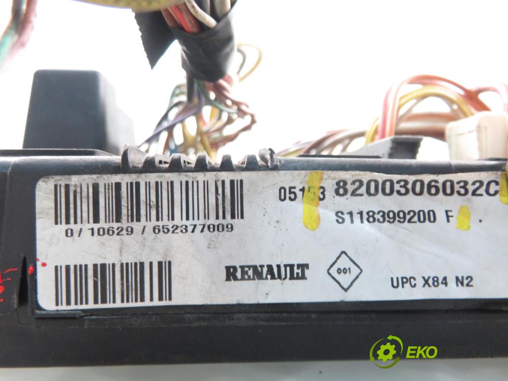 RENAULT SCENIC II (JM0/1_) MINIVAN 2005 88,00 1.9 dCi 120 - F9Q 812 1870,00 MODUL BSI 8200306032C ; S118399200F