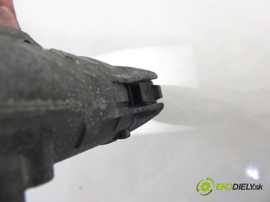 AUDI A6 Avant (4B5, C5) KOMBI 2000 132,00 2.5 TDI V6 180 quattro - AKE 2496,00 spinačka 4B0905851C (Spínacia skrinka)