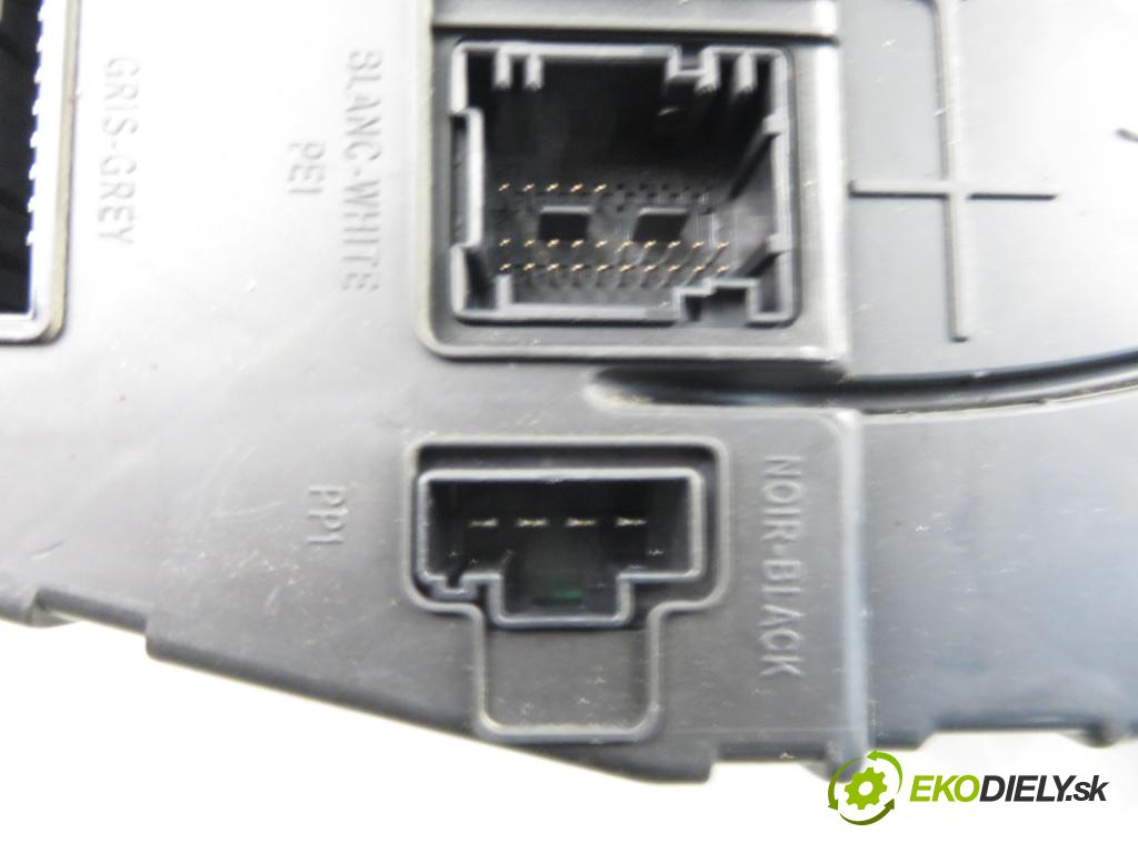 RENAULT SCENIC II (JM0/1_) MINIVAN 2005 88,00 1.9 dCi 120 - F9Q 812 1870,00 MODUL S118400260D ; 8200525385