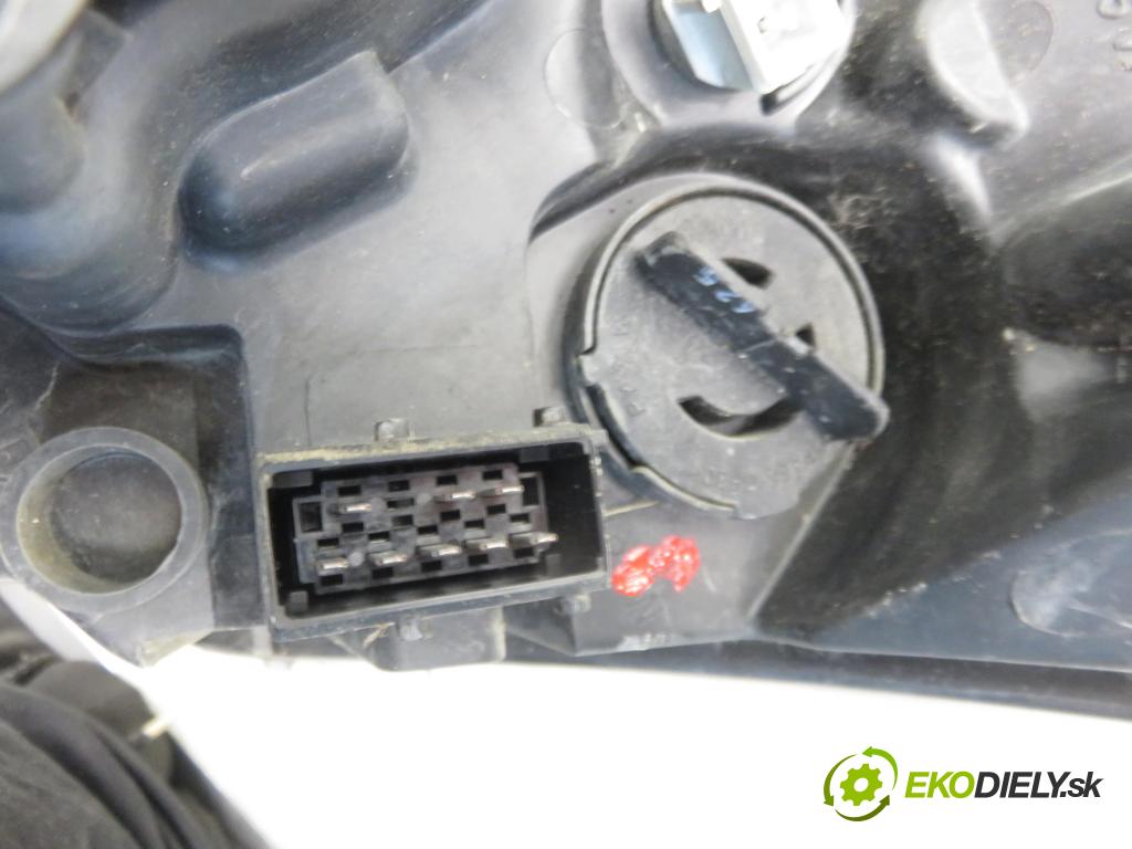 CITROEN C4 I (LC_) HB 2005 80,00 1.6 HDi 109 - 9HZ (DV6TED4) 1560,00 světlo PP 9646894280