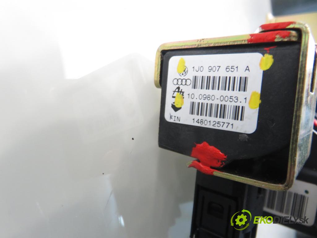 VW SHARAN (7M8, 7M9, 7M6) MINIVAN 2000 85,00 2 - ATM 1984,00 snímač ESP 7M3907637 ; 1J0907651A ; YM212C184AA