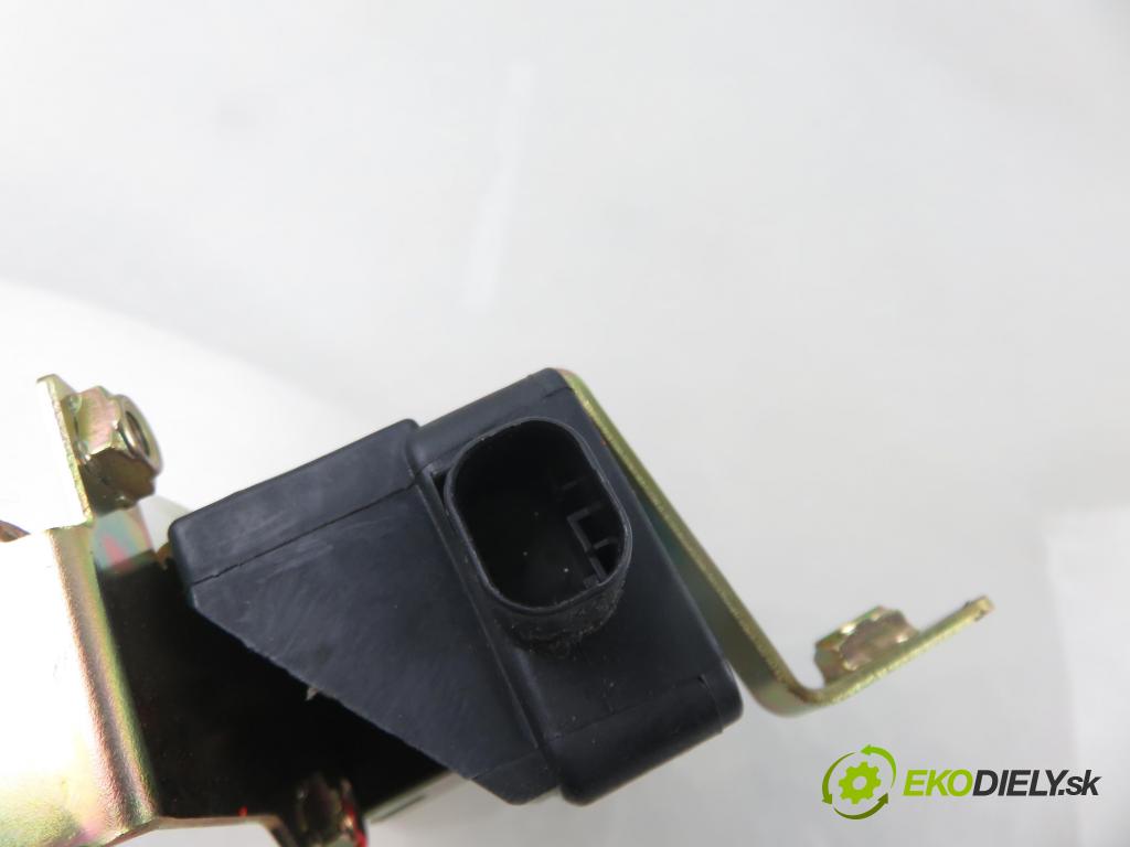 VW SHARAN (7M8, 7M9, 7M6) MINIVAN 2000 85,00 2 - ATM 1984,00 snímač ESP 7M3907637 ; 1J0907651A ; YM212C184AA