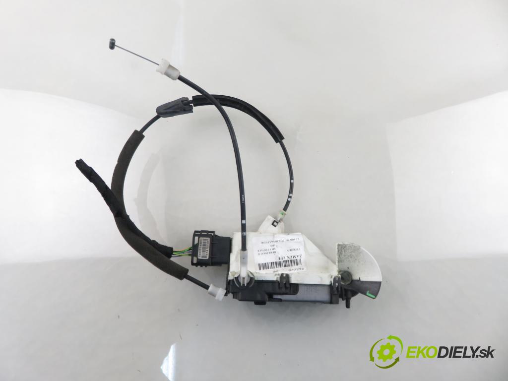 CITROEN BERLINGO MULTISPACE (B9) KOMBIVAN 2009 66,00 1.6 HDi 90 - 9HX (DV6ATED4) 1560,00 zámok 828406