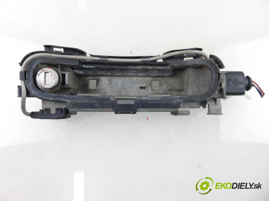 AUDI A3 (8L1) HB 2000 92,00 1.8 - AGN 1781,00 spínačka / VLOŽKY 4B0905851C