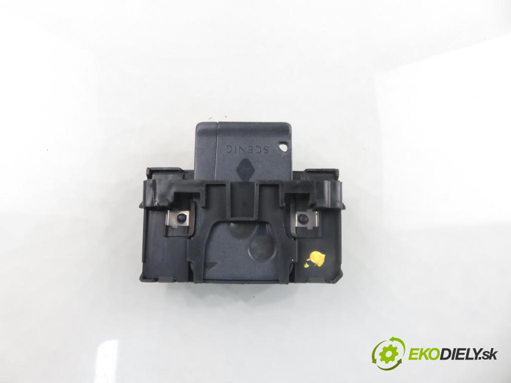 RENAULT SCENIC II (JM0/1_) MINIVAN 2005 88,00 1.9 dCi 120 - F9Q 812 1870,00 CZYTNIK KARTY: 8200125077 ; S113539002C