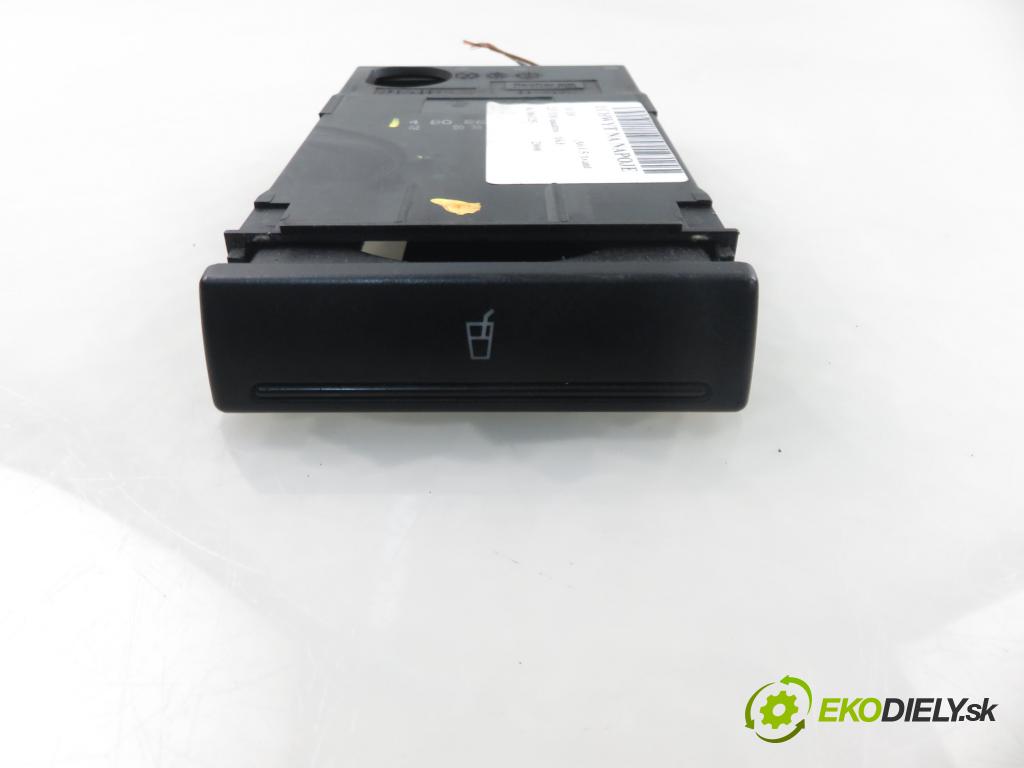 AUDI A6 Avant (4B5, C5) KOMBI 2000 132,00 2.5 TDI V6 180 quattro - AKE 2496,00 Držiak na nápoje 4B0862534C (Držiak (úchyt) na nápoje)