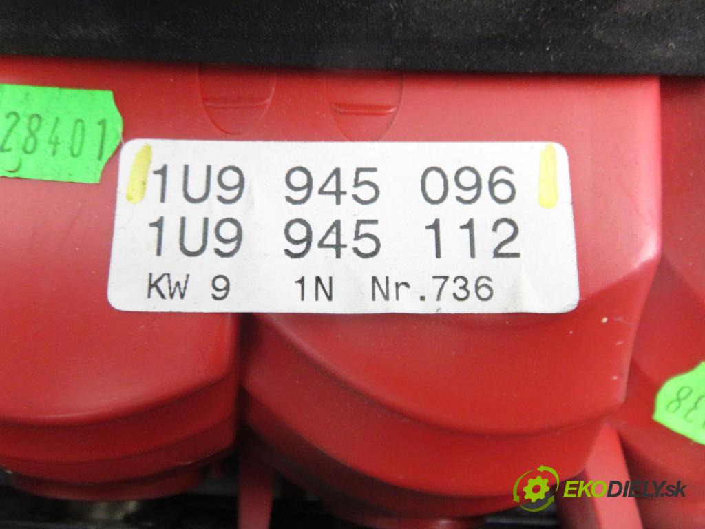 SKODA OCTAVIA I Combi (1U5) KOMBI 2001 66,00 1.9 TDI 4x4 - AGR 1896,00 Svetlo pravé zadné 1U9945096