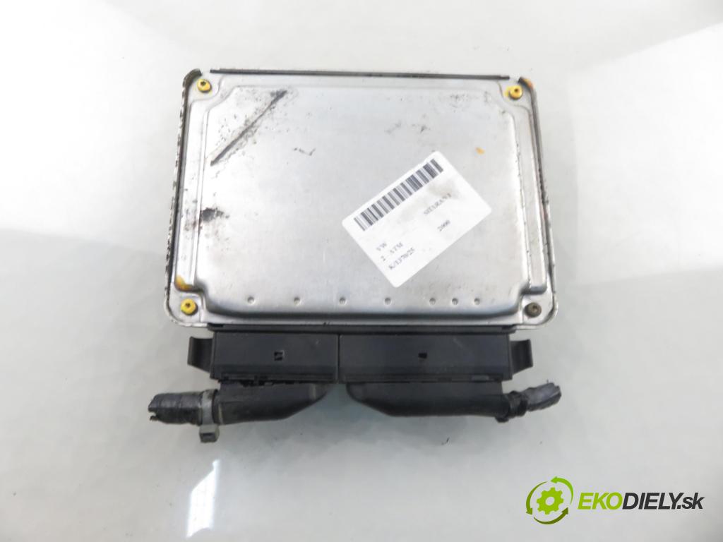 VW SHARAN (7M8, 7M9, 7M6) MINIVAN 2000 85,00 2 - ATM 1984,00 řídící jednotka motora 06A906032GR ; 0261207352