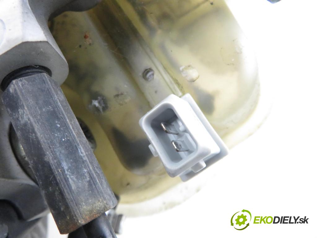 VW PASSAT B5.5 (3B3) SEDAN 2001 110,00 2.5 TDI - AKN 2496,00 posilovač 4B3612105A (Servočerpadlo)