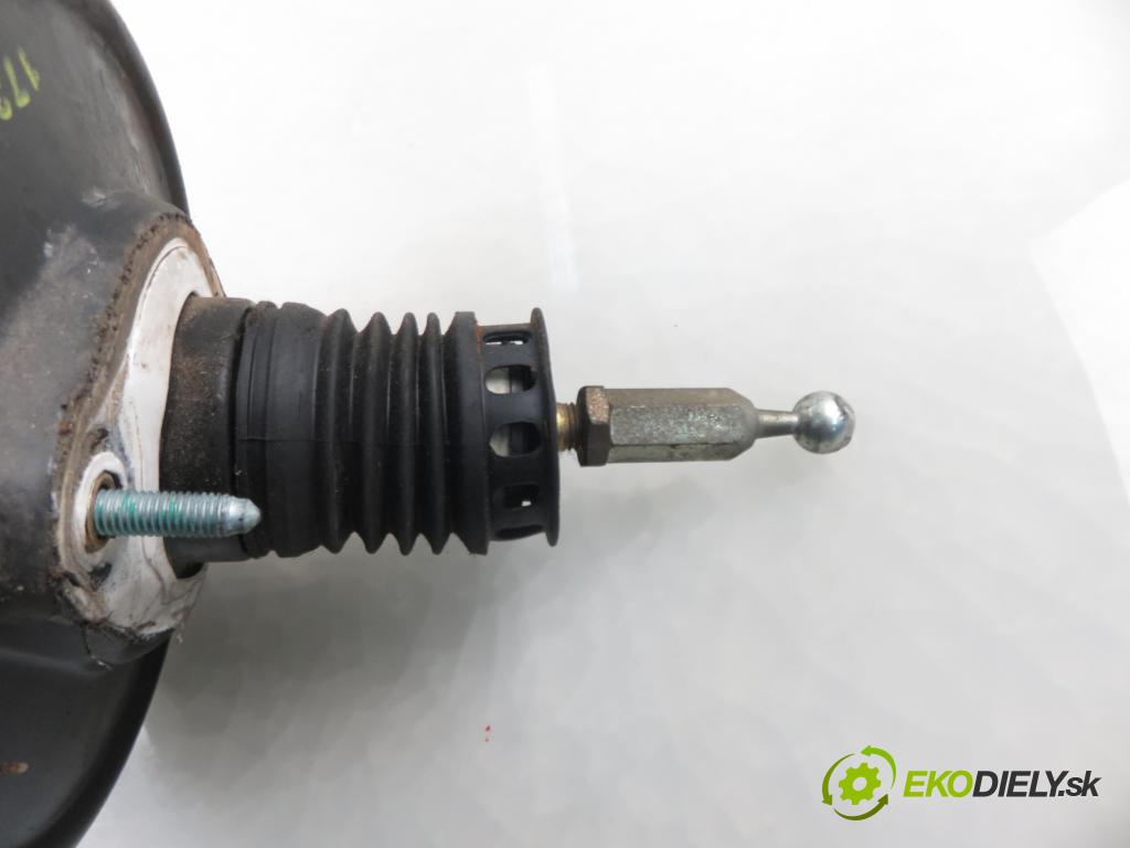 VW PASSAT B5.5 (3B3) SEDAN 2001 110,00 2.5 TDI - AKN 2496,00 posilovač 4B3612105A (Servočerpadlo)