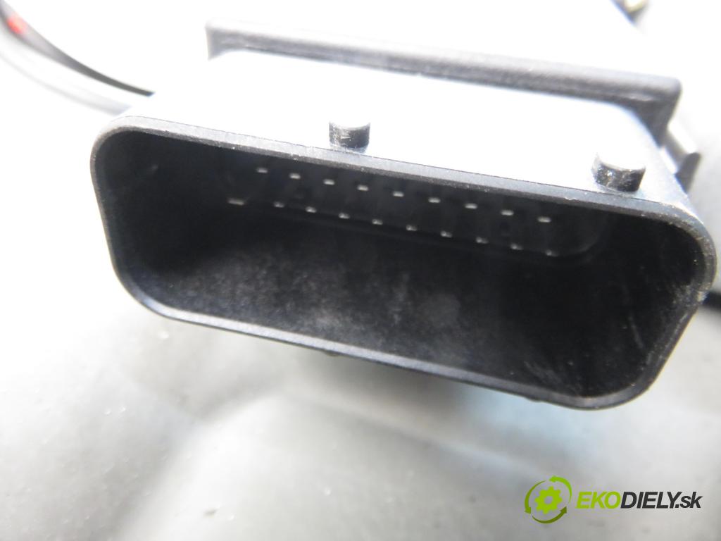 VW GOLF IV (1J1) HB 2002 74,00 1.9 TDI PD 101 - AXR 1896,00 mechanismus oken PPE 1J4837730AE ; 1C1959802A