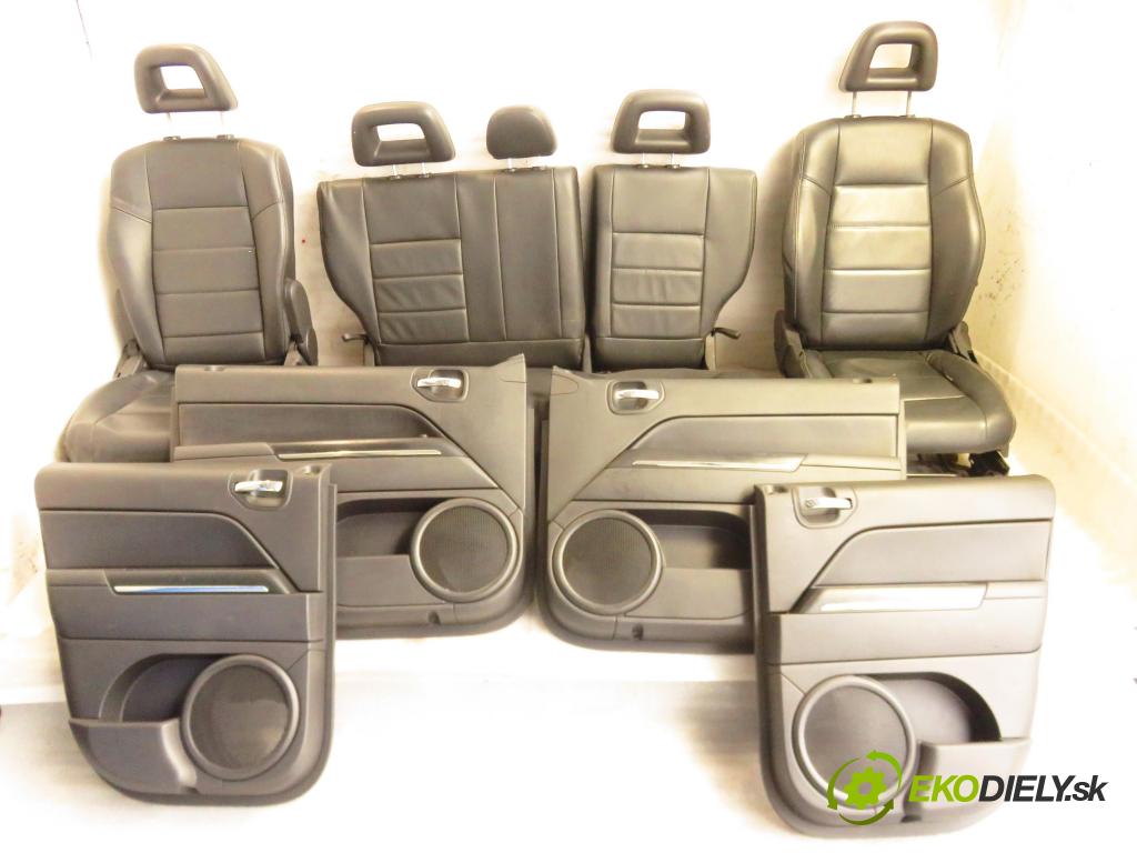 JEEP PATRIOT (MK74) SUV 2008 125,00 2.4 4x4 - DOHC 16V Dual VVT (ED3) 2360,00 sedadla sedačky 