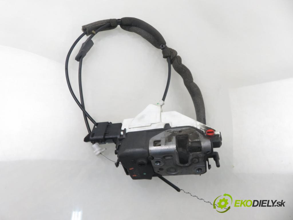 CITROEN BERLINGO MULTISPACE (B9) KOMBIVAN 2009 66,00 1.6 HDi 90 - 9HX (DV6ATED4) 1560,00 zámok Dvere posúvne 828423