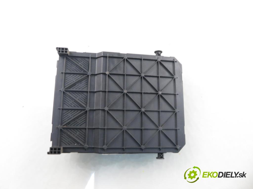 PEUGEOT 206 liftback (2A/C) HB 2004 51,00 1.4 HDi - 8HX (DV4TD) 1398,00 MODUL BSI 9652474780 ; S118085220C