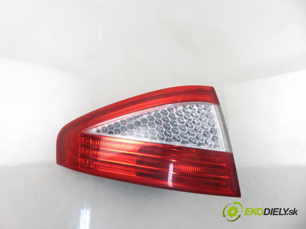 FORD MONDEO IV (BA7) LIFTBACK 2008 92,00 1.8 TDCi - KHBA 1753,00 světlo levé zadní 7S7113405A