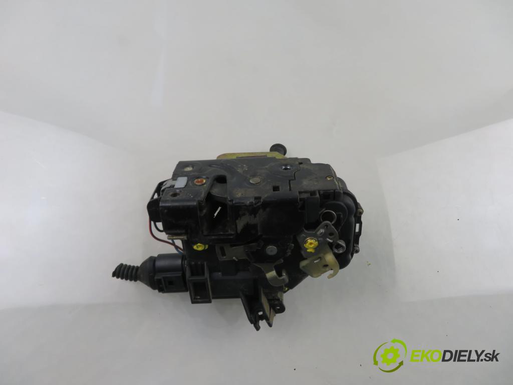 AUDI A4 (8E2, B6) SEDAN 2001 96,00 1.9 TDI PD 130 - AWX 1896,00 zámok 
